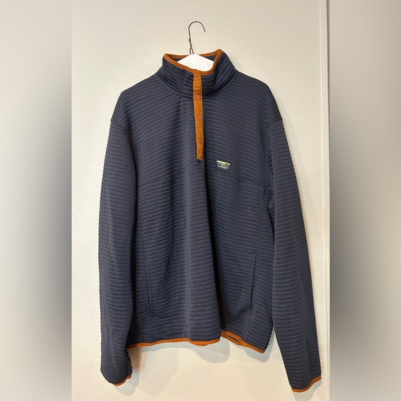 L.L. Bean Quilted Quarter Snap Sweatshirt - Picture 1 of 3